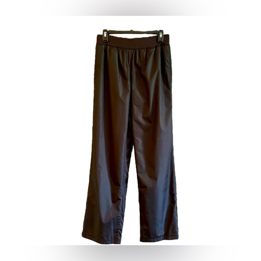 ATHLETIC WORKS, NWOT, WOMENS, BLACK WINDBREAKER PANTS. SIZE S(4-6)